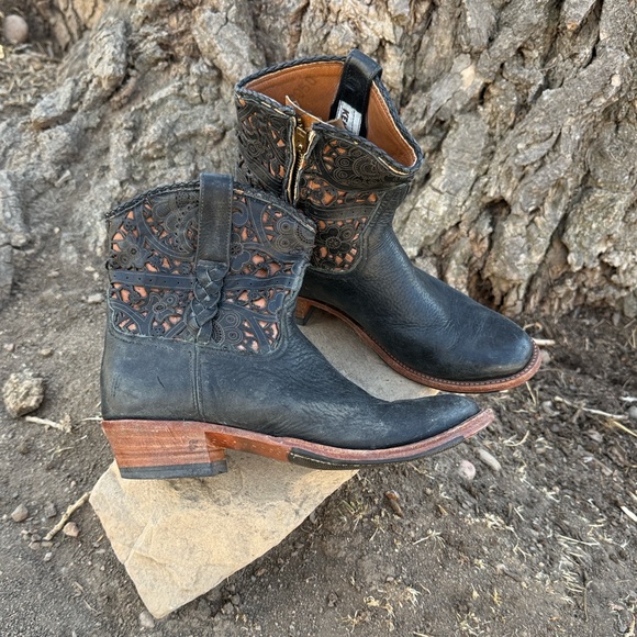 Kemo Sabe Shoes - KEMO SABE lace boots leather Rios of Mercedes